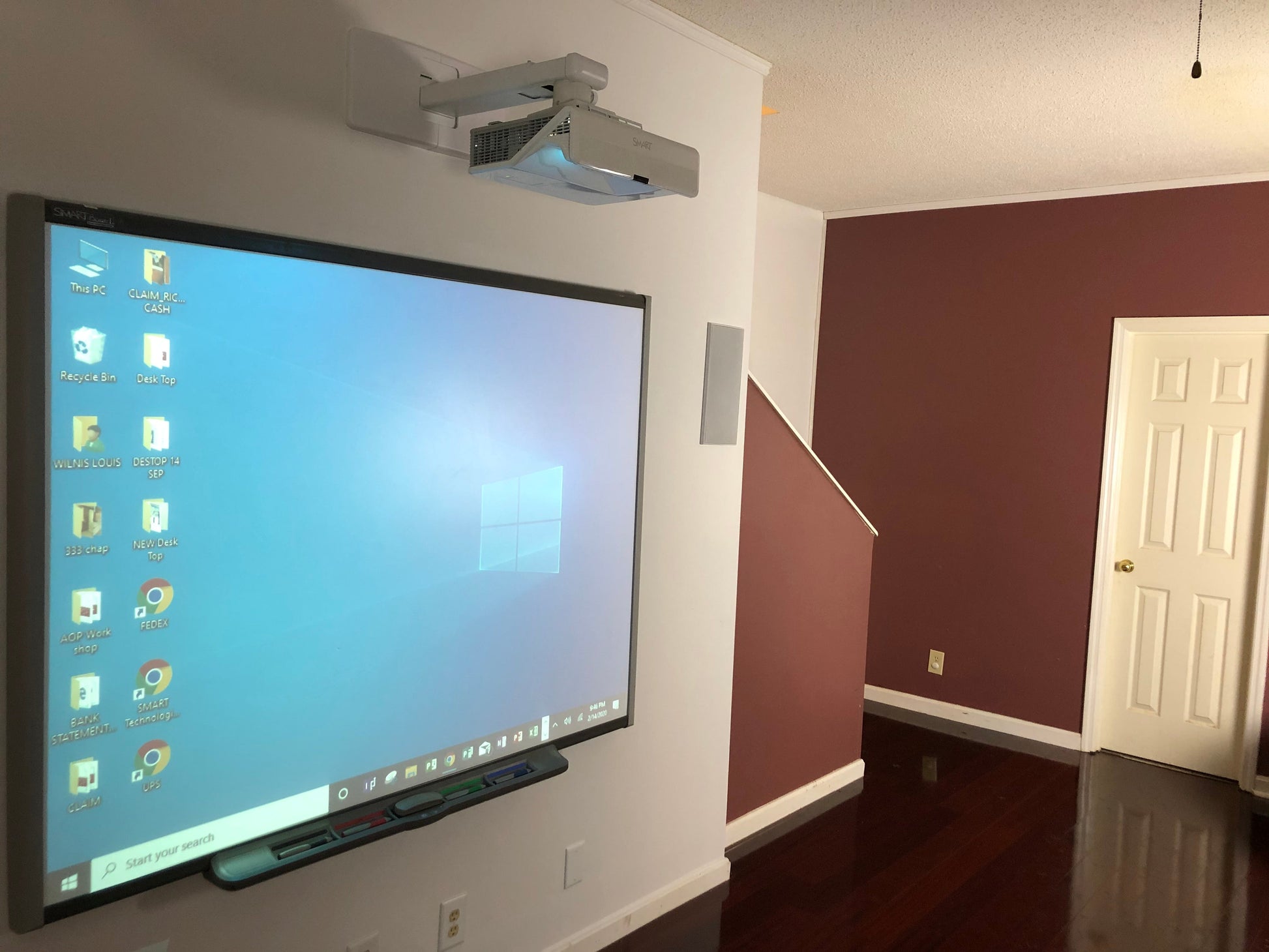 Smart Board, interactive whiteboard in use.