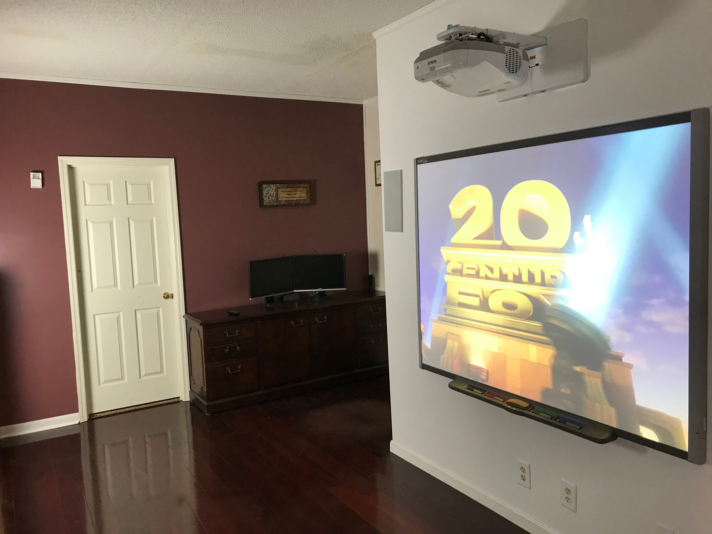 Smart Board, interactive whiteboard in use.